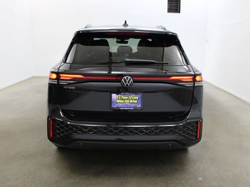 New 2026 Volkswagen Tiguan SE R-Line FWD image 4