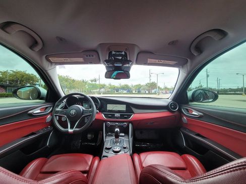 Used 2018 Alfa Romeo Giulia Ti Sport w/ Quick Order Package 22U Sport image 15