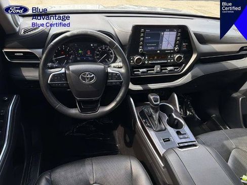 Used 2021 Toyota Highlander Limited FWD image 9