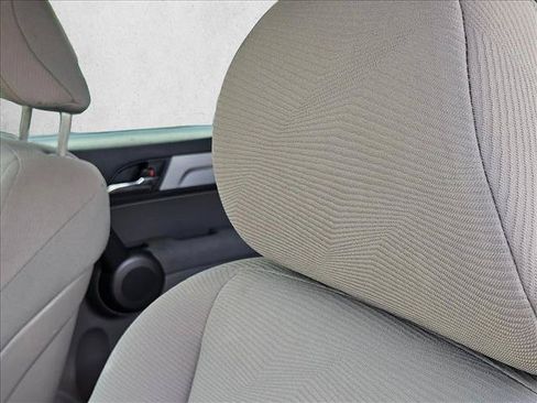 Used 2011 Honda CR-V LX image 9