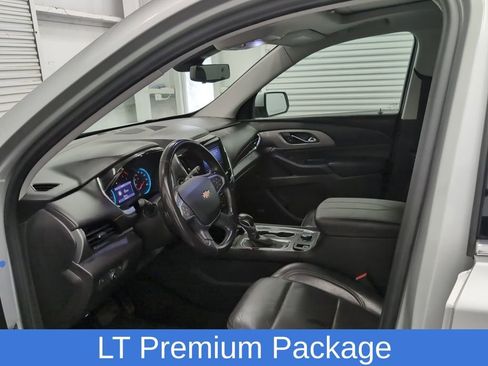 Used 2021 Chevrolet Traverse LT w/ LT Premium Package image 11