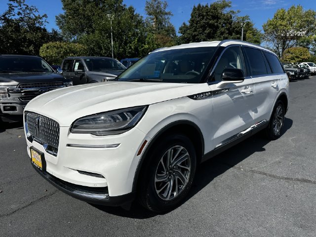Certified 2024 Lincoln Aviator AWD w/ Elements Package image 9