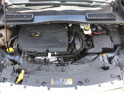 Used 2017 Ford Escape SE w/ Equipment Group 201A AWD/4WD image 17
