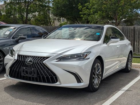 Certified 2024 Lexus ES 350 Ultra Luxury image 3