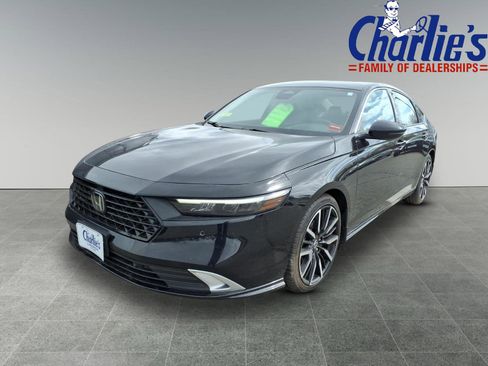 Used 2023 Honda Accord Touring image 1