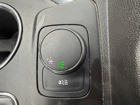 Used 2018 Chevrolet Traverse LT FWD image 24