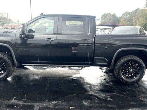 Used 2025 Chevrolet Silverado 2500 LT w/ Trail Boss Package image 4