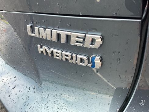 Used 2022 Toyota Venza Limited w/ Advanced Technology Package AWD/4WD image 18