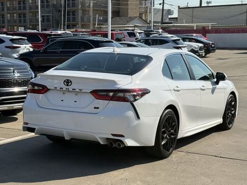 Used 2023 Toyota Camry SE FWD image 4