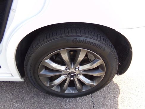 Used 2014 Chrysler 300 S image 11