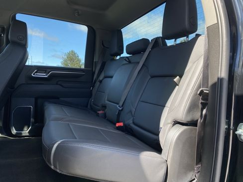 Used 2025 GMC Sierra 2500 SLT w/ SLT Convenience Package image 8