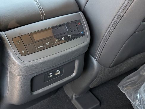 New 2025 Nissan Pathfinder SL image 22