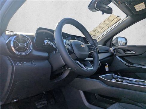 New 2026 Chevrolet Equinox LT image 9