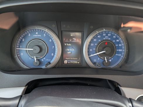Used 2017 Toyota Sienna XLE AWD/4WD image 28