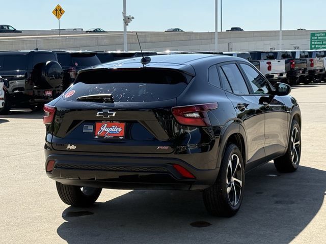 Used 2025 Chevrolet Trax RS w/ Sunroof Package FWD image 5