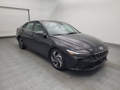 Used 2025 Hyundai Elantra SEL FWD image 13