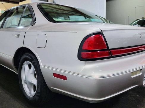 Used 1997 Oldsmobile 88 LSS FWD image 39
