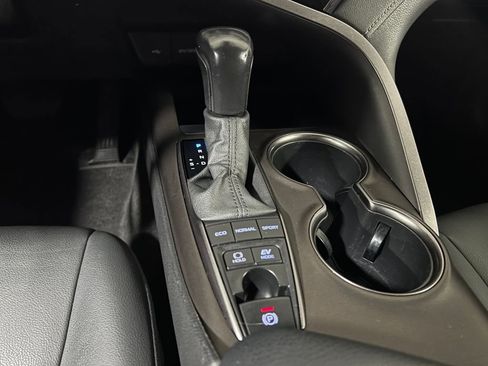Used 2022 Toyota Camry SE image 26