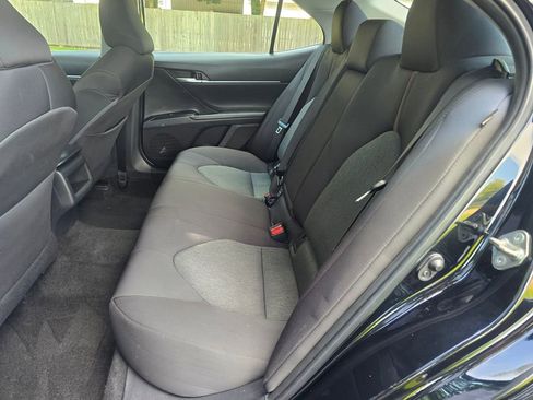Used 2019 Toyota Camry LE FWD image 20