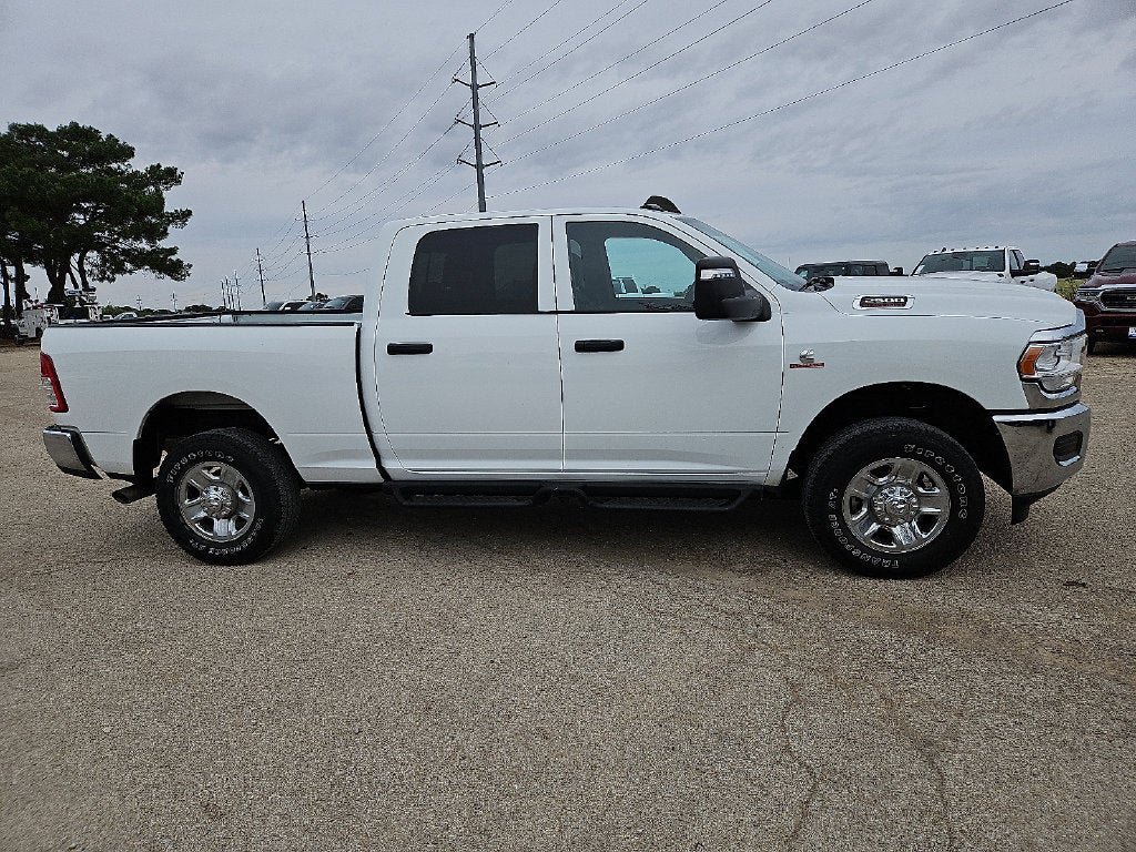 Used 2024 RAM 2500 Tradesman w/ Chrome Appearance Group AWD/4WD image 9