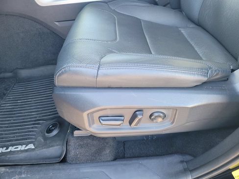 Used 2024 Toyota Sequoia Limited AWD/4WD image 27