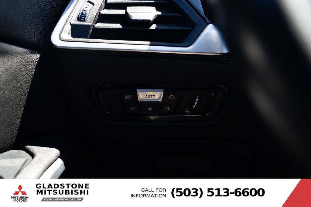 Used 2020 BMW 330i Sedan w/ Convenience Package RWD image 14