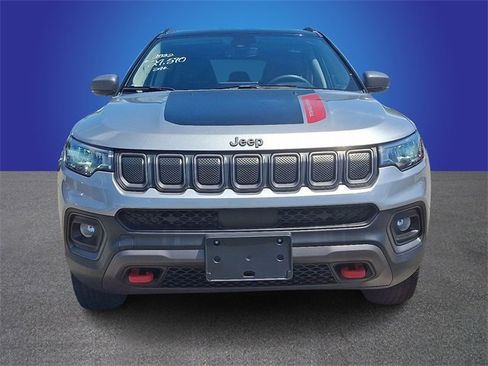 Used 2022 Jeep Compass Trailhawk image 2