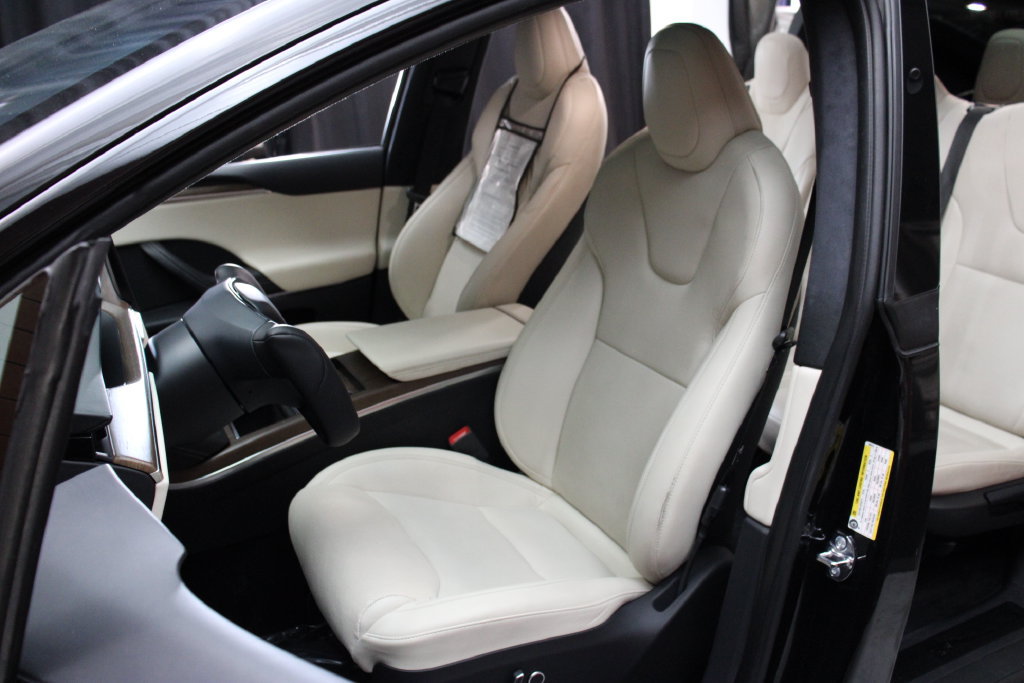 Used 2023 Tesla Model X AWD/4WD image 28