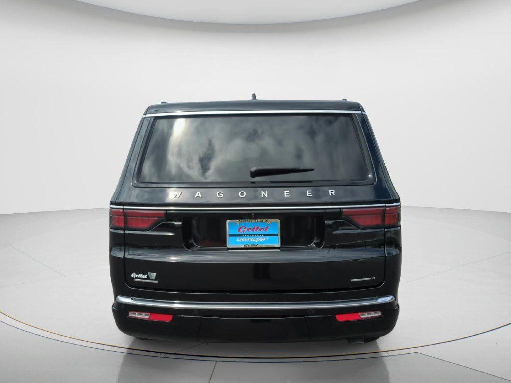 Used 2023 Jeep Wagoneer Series II AWD/4WD image 6