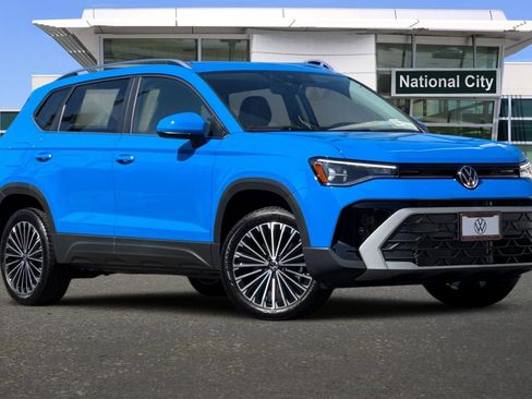 New 2025 Volkswagen Taos SE image 2