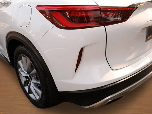 Used 2021 INFINITI QX50 Luxe w/ Accent Package FWD image 10