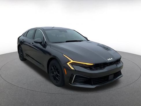 Used 2025 Kia K5 LXS image 3