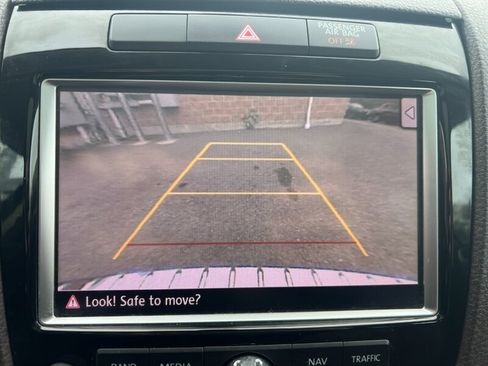 Used 2014 Volkswagen Touareg VR6 AWD/4WD image 17