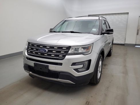 Used 2016 Ford Explorer XLT w/ Equipment Group 202A image 15