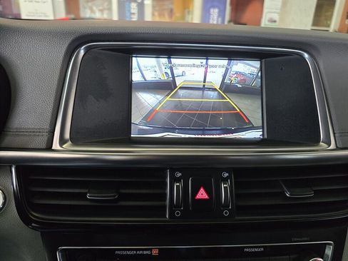 Used 2018 Kia Optima EX image 8