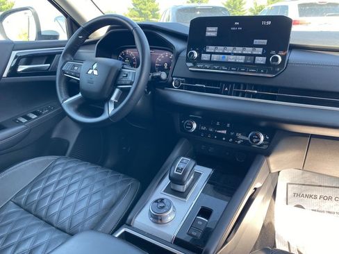Used 2023 Mitsubishi Outlander SEL image 7