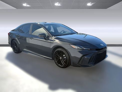 Certified 2025 Toyota Camry SE image 6