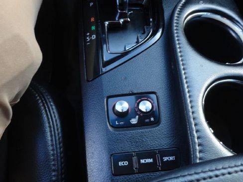 Used 2018 Toyota Avalon XLE image 14