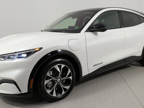 Used 2022 Ford Mustang Mach-E Premium image 3