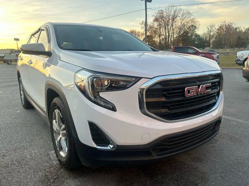 Used 2018 GMC Terrain SLE image 3