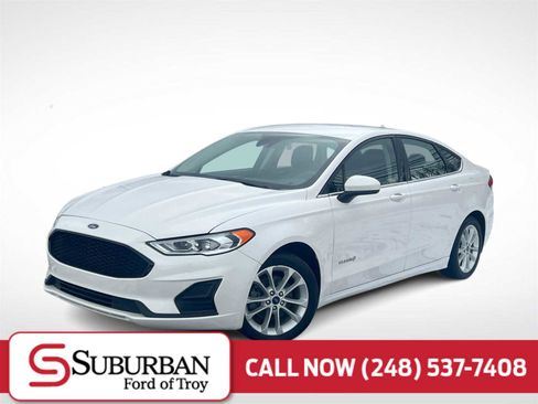 Used 2019 Ford Fusion SE image 1