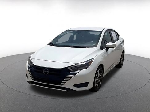 Used 2025 Nissan Versa SV FWD image 7