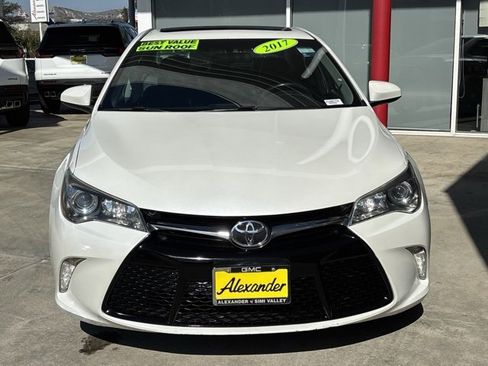 Used 2017 Toyota Camry XSE w/ Moonroof Package image 9