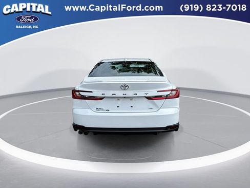 Used 2025 Toyota Camry SE w/ Convenience Package FWD image 7