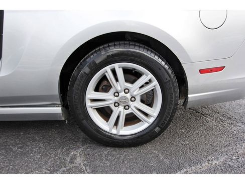 Used 2014 Ford Mustang Coupe image 24