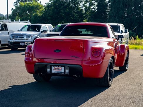 Used 2003 Chevrolet SSR w/ Preferred Equipment Group image 10