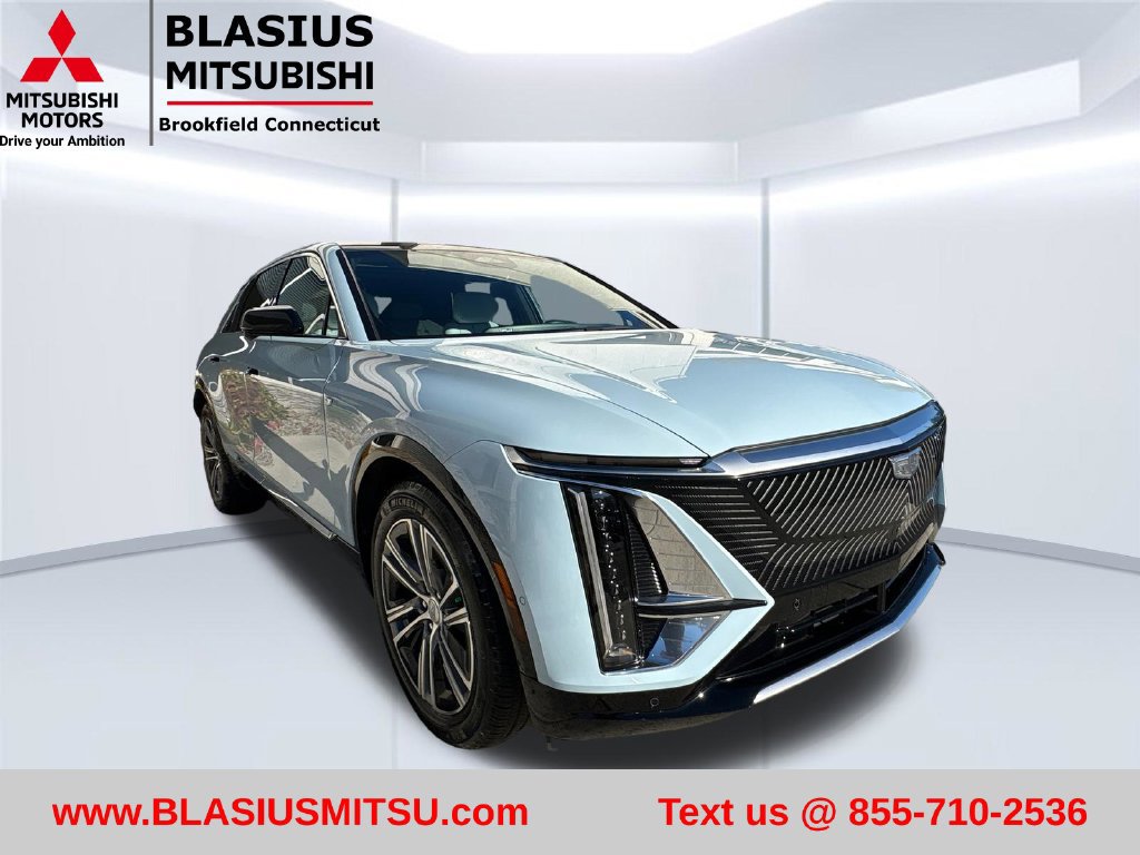 Used 2024 Cadillac Lyriq Luxury AWD/4WD image 5