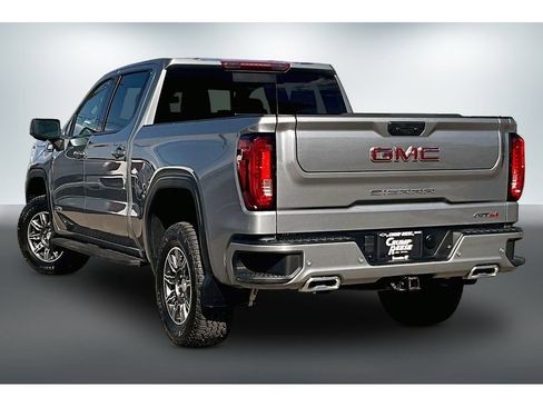 Used 2024 GMC Sierra 1500 AT4 w/ AT4 Premium Package AWD/4WD image 4