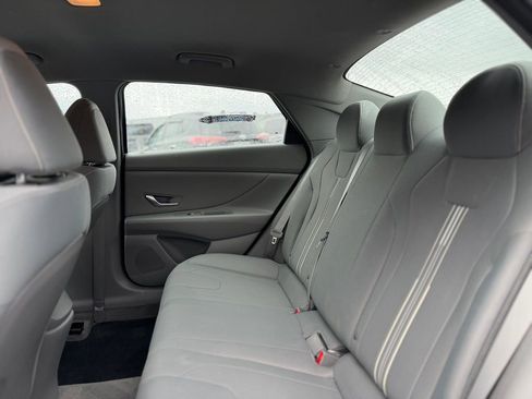 Used 2022 Hyundai Elantra SEL w/ Convenience Package image 6