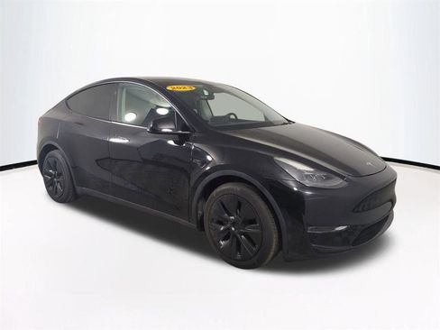 Used 2023 Tesla Model Y Long Range AWD/4WD image 2